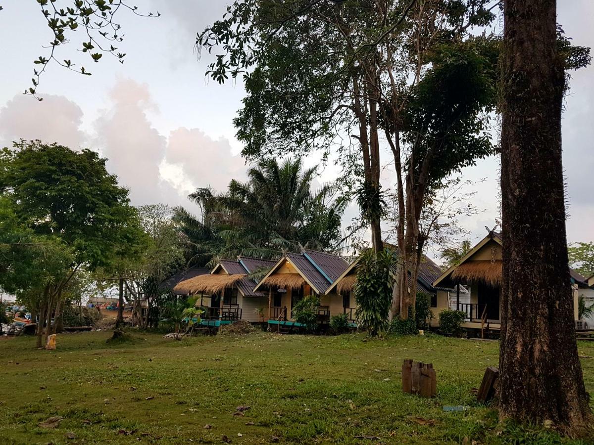 ฺbay Yard Hut Hotel Koh Chang Exterior photo